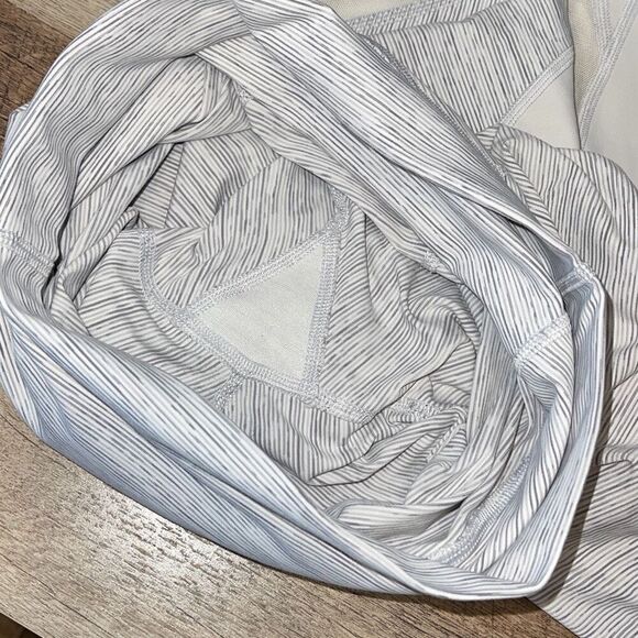 Lululemon Wunder Under Crop II Roll Down Scallop Gray Special Edition Size 2 Gra - Picture 7 of 10